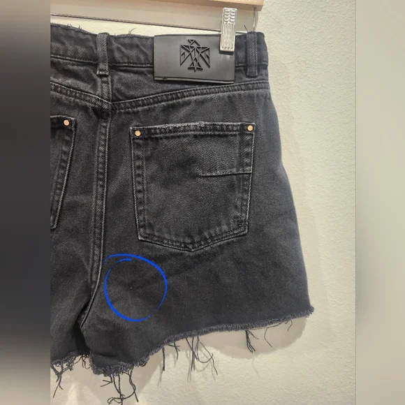 ALL THINGS GOLDEN BLACK JEAN SHORTS SIZE SMALL